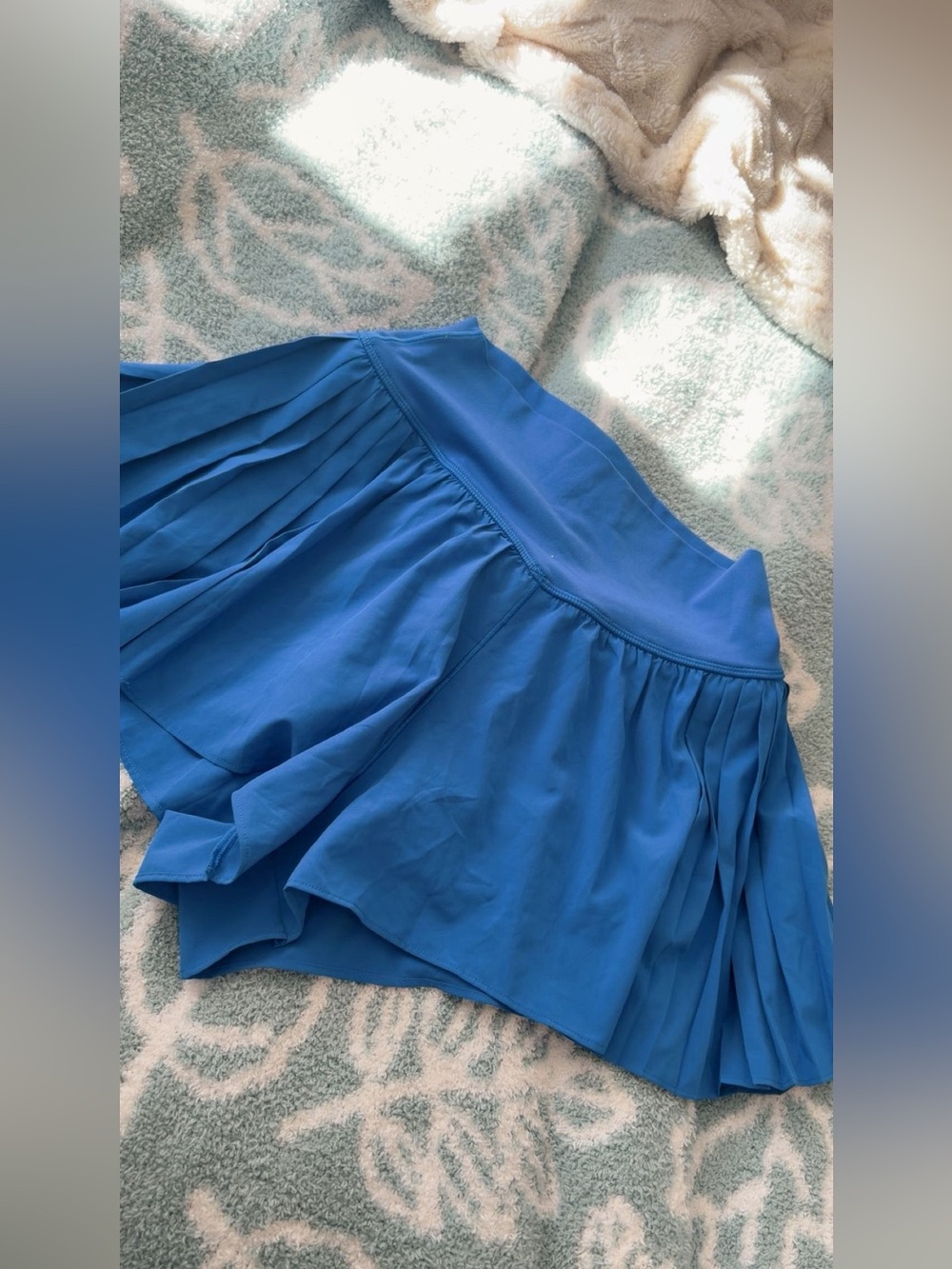 Aerie skort
